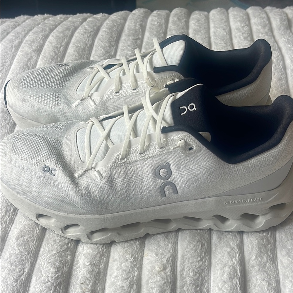 On Running, Cloud TII Men's White and Black Athletic Shoes.